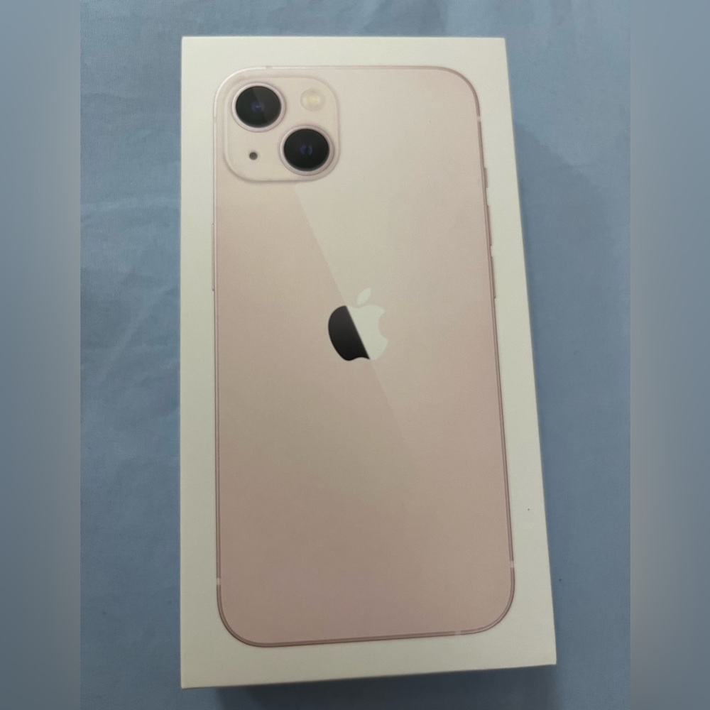 Apple iPhone 13 Box